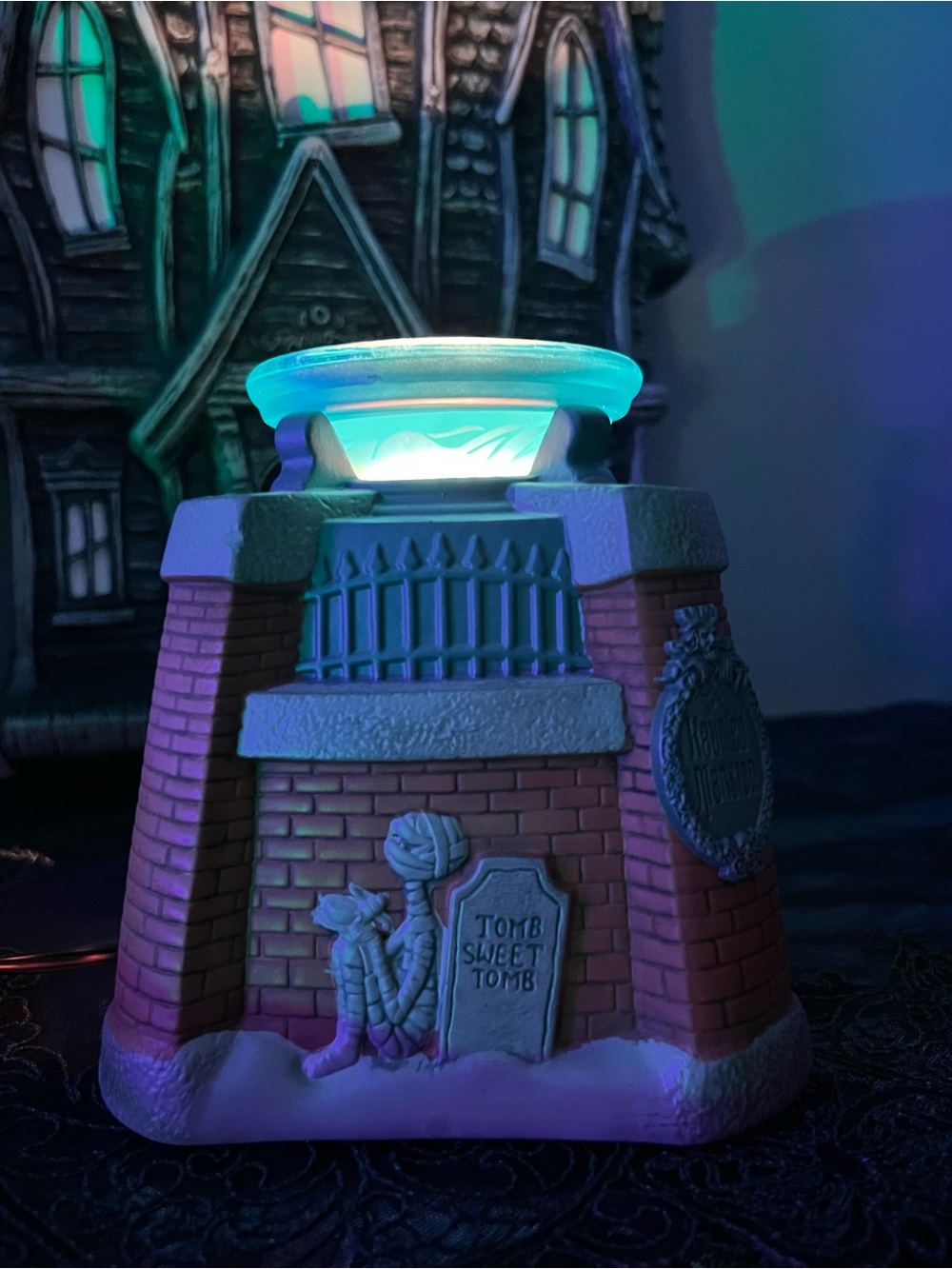 Haunted Mansion Scentsy warmer disney - Picture 2 of 16